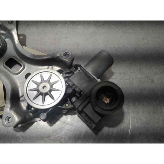 Elevalunas Delantero Izquierdo para Toyota Land Cruiser (J15)