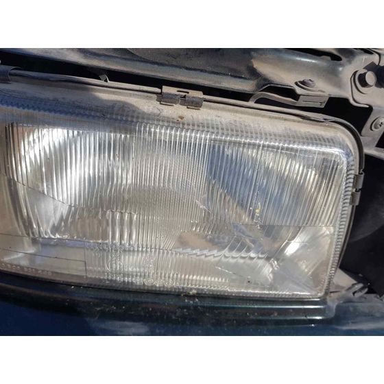 Faro Derecho para Audi 80/90 (893)