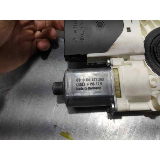 Motor Elevalunas Trasero Derecho para Audi A3 Sportback (8P)