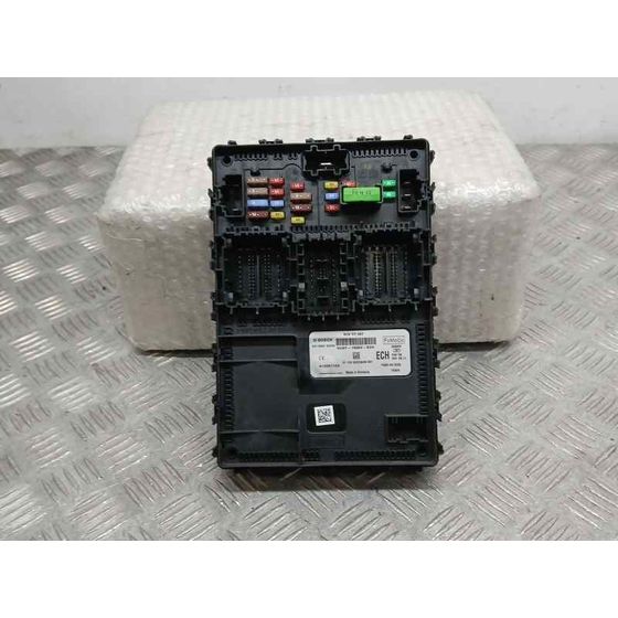 Caja Reles / Fusibles para Ford Fiesta (Ce1)