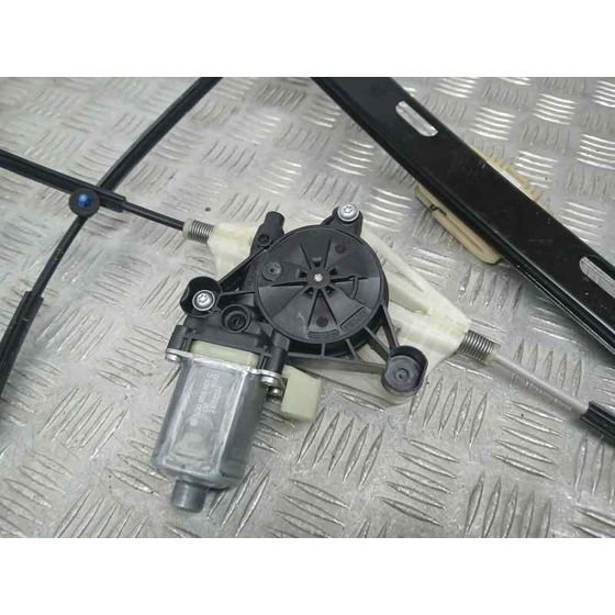 Elevalunas Delantero Izquierdo para Cupra Leon (5F16)