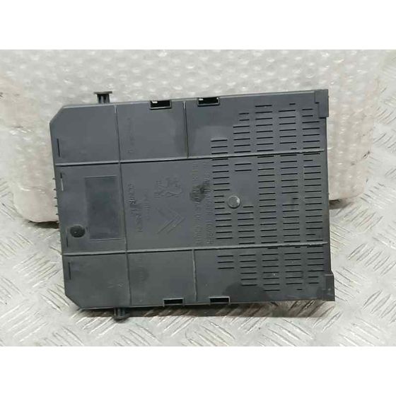 Caja Reles / Fusibles para Peugeot 3008