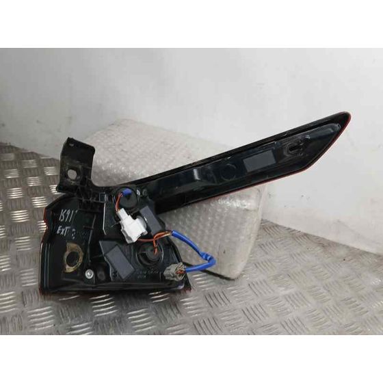 Piloto Trasero Izquierdo para Nissan Qashqai (J12)