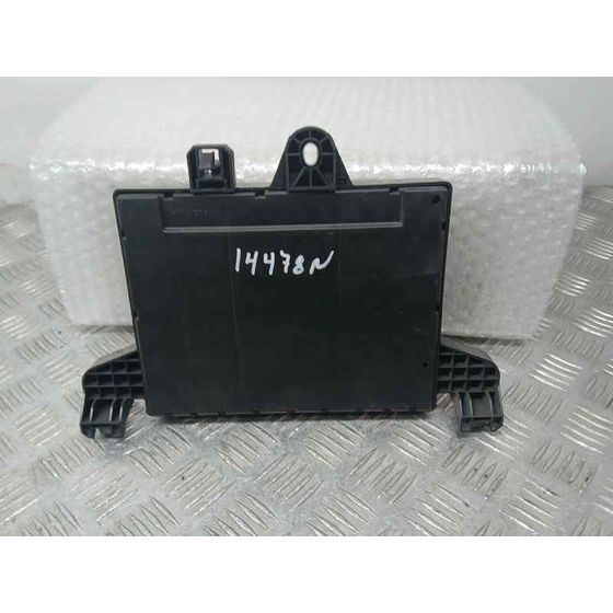 Caja Reles / Fusibles para Opel Astra J Lim.