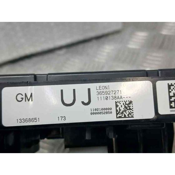 Caja Reles / Fusibles para Opel Astra J Lim.