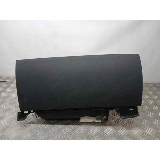 Tapa Guantera para Tesla Model 3
