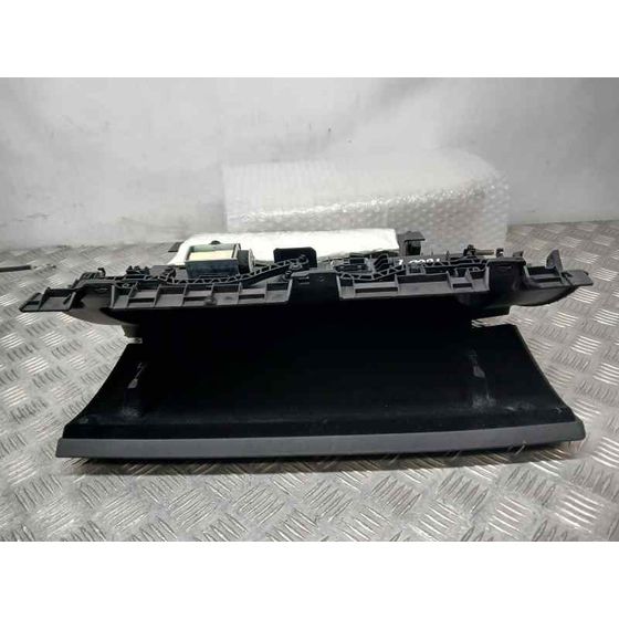 Tapa Guantera para Tesla Model 3