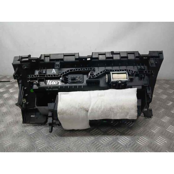 Tapa Guantera para Tesla Model 3
