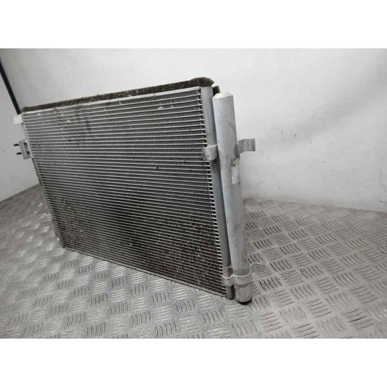 Condensador / Radiador Aire Acondicionado para Kia Stonic (Ybcuv)