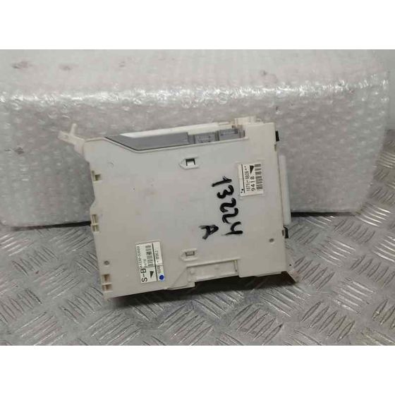 Caja Reles / Fusibles para Lexus Is200 (Ds2/Is2)