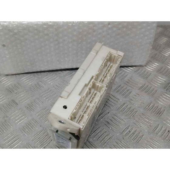 Caja Reles / Fusibles para Lexus Is200 (Ds2/Is2)