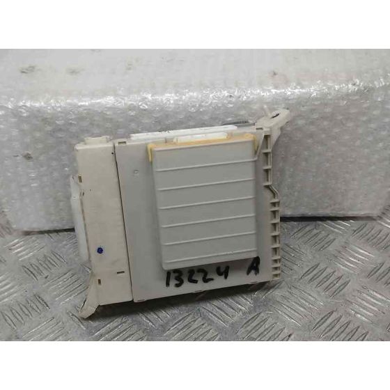 Caja Reles / Fusibles para Lexus Is200 (Ds2/Is2)