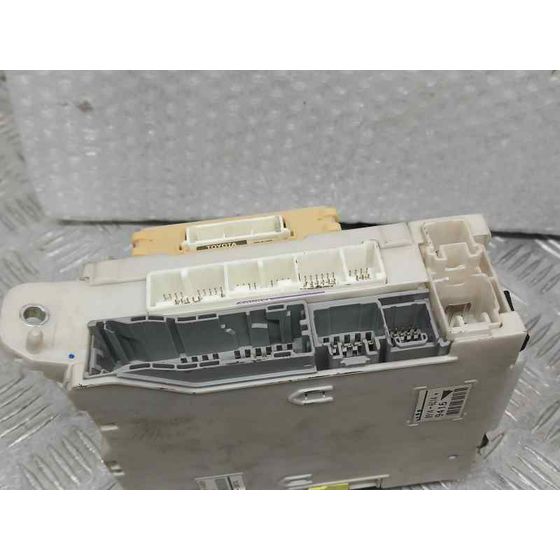 Caja Reles / Fusibles para Lexus Is200 (Ds2/Is2)