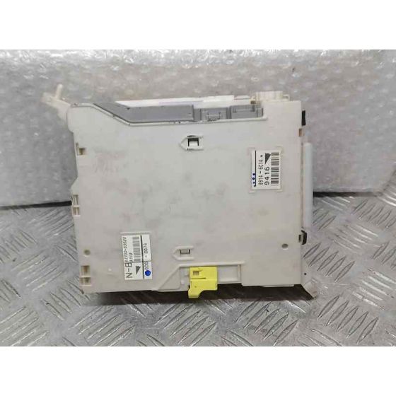 Caja Reles / Fusibles para Lexus Is200 (Ds2/Is2)
