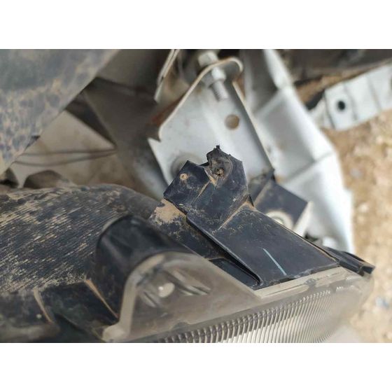 Faro Derecho para Mitsubishi Space Star (A00)