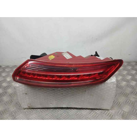 Piloto Trasero Derecho para Renault Laguna Coupe
