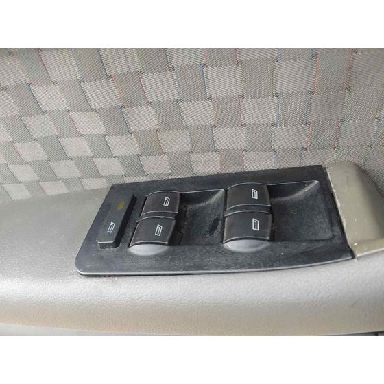 Mando Elevalunas Delantero Izquierdo para Audi A6 Berlina (4B2)