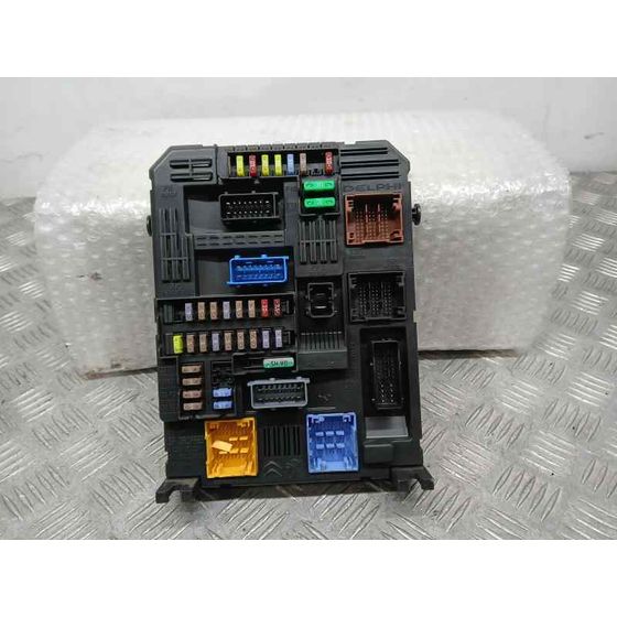 Caja Reles / Fusibles para Peugeot 308