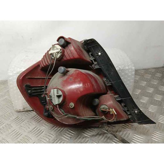Piloto Trasero Derecho para Hyundai Accent (Lc)
