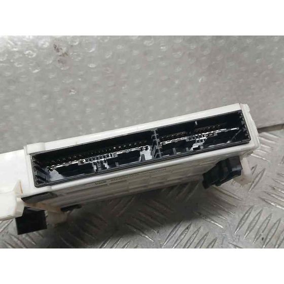 Caja Reles / Fusibles para Suzuki Baleno