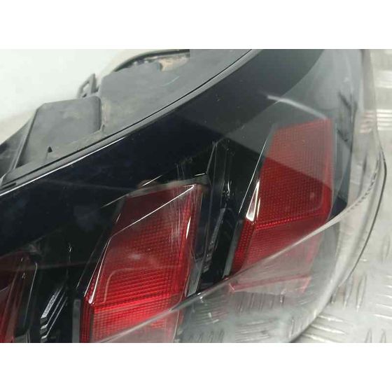 Piloto Trasero Derecho para Peugeot 208 (P2)