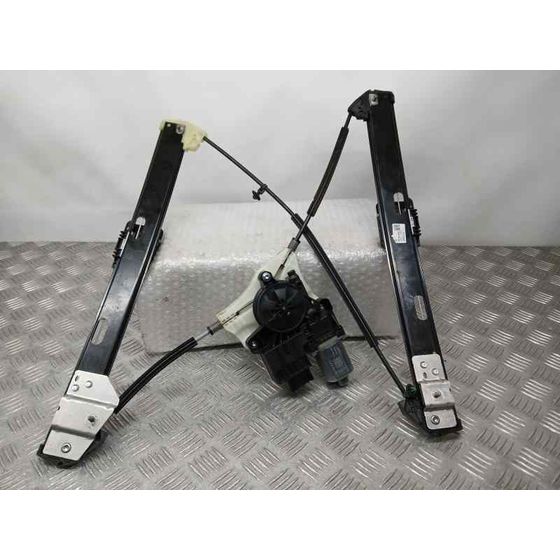 Elevalunas Delantero Derecho para Seat Ibiza (Kj1)