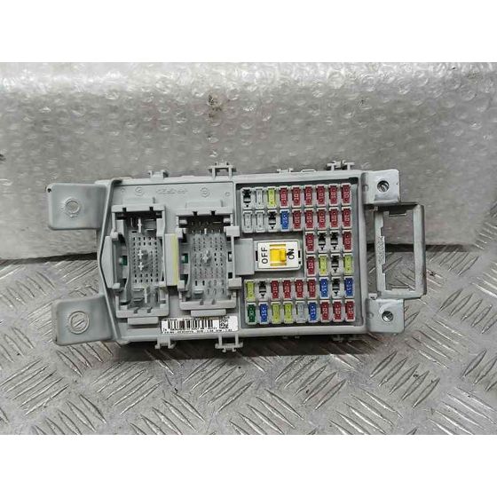 Caja Reles / Fusibles para Hyundai I20