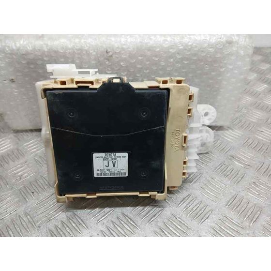 Caja Reles / Fusibles para Toyota Auris