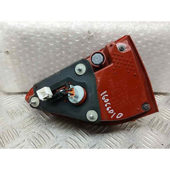 Piloto Trasero Izquierdo para Kia Stonic (Ybcuv)