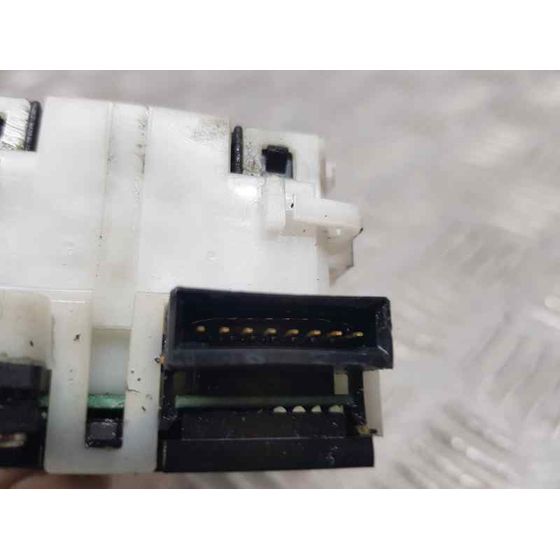 Mando Limpia para Nissan Cabstar ->09.06