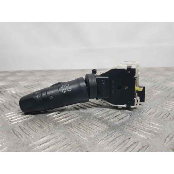 Mando Luces para Nissan Cabstar ->09.06