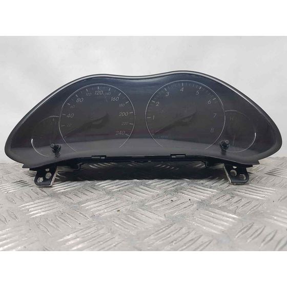 Cuadro Instrumentos para Toyota Avensis Berlina (T25)