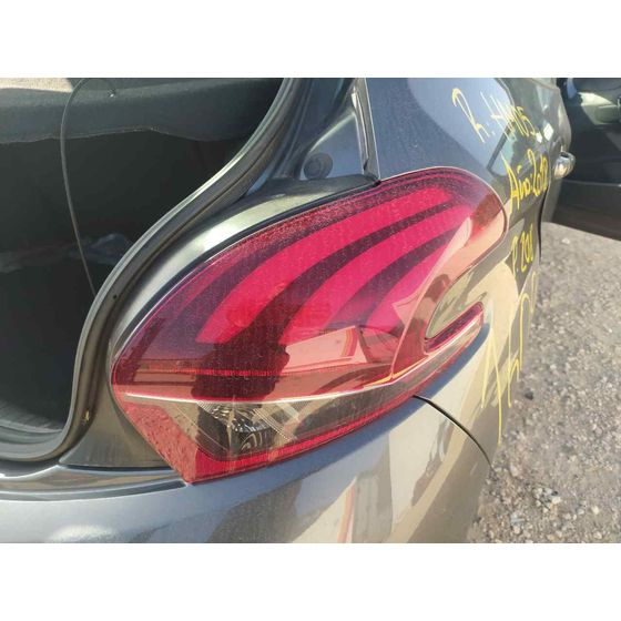 Piloto Trasero Derecho para Peugeot 208