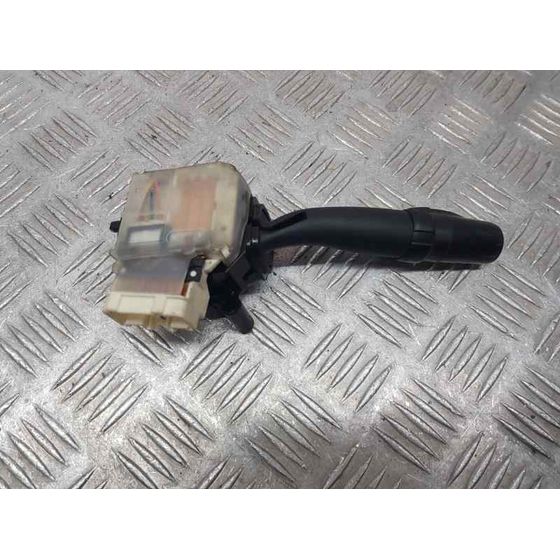 Mando Luces para Toyota Avensis Berlina (T25)