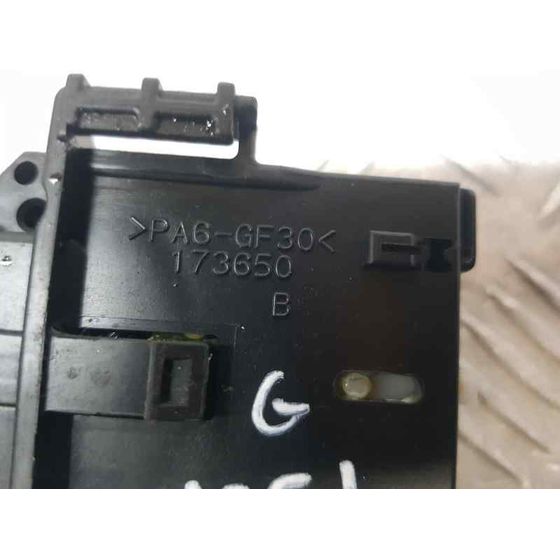Mando Luces para Toyota Avensis Berlina (T25)