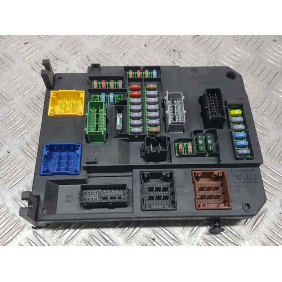 Caja Reles / Fusibles para Peugeot 508 Sw