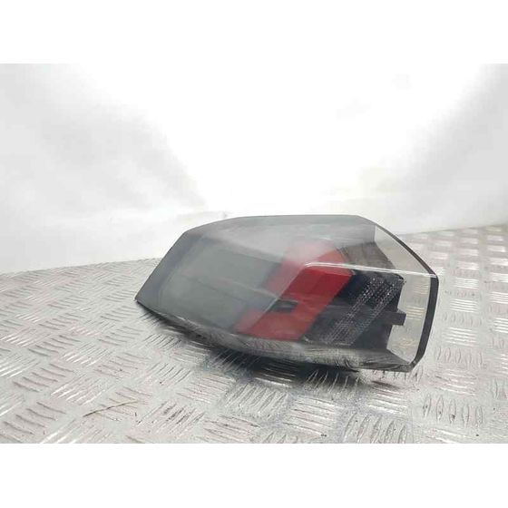 Piloto Trasero Izquierdo para Peugeot 2008 (P1)