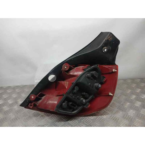 Piloto Trasero Izquierdo para Renault Clio Iii