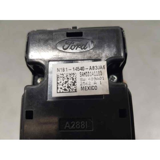 Mando Elevalunas Delantero Izquierdo para Ford Fiesta (Ce1)