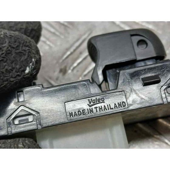 Mando Elevalunas Delantero Derecho para Nissan Qashqai (J11)