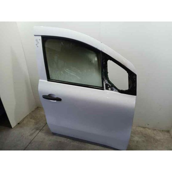 Puerta Delantera Derecha para Nissan Towstar