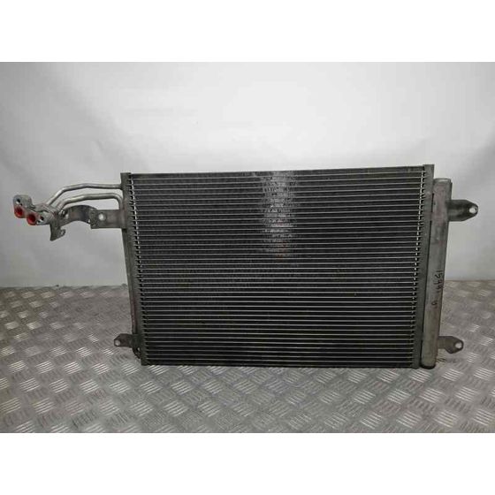 Condensador / Radiador Aire Acondicionado para Volkswagen Golf Plus (521)