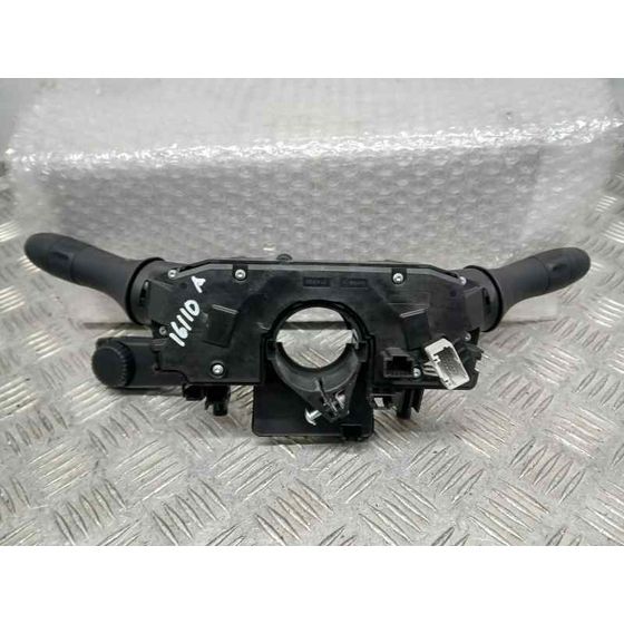 Mando Luces Y Limpia para Nissan Towstar