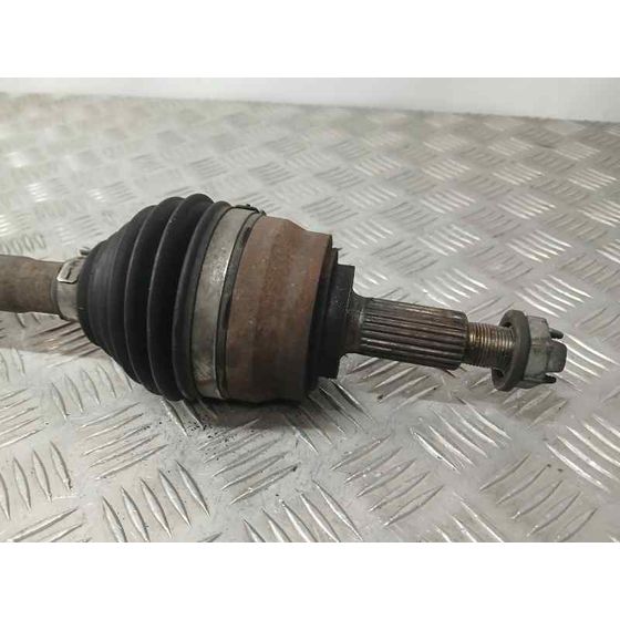 Transmision Delantera Derecha para Nissan Towstar