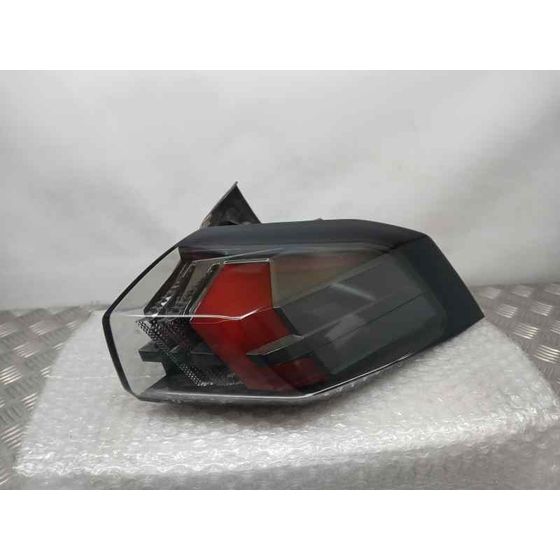 Piloto Trasero Derecho para Peugeot 2008 (P1)
