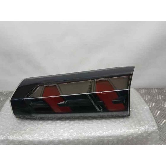 Piloto Trasero Derecho para Peugeot 2008 (P1)