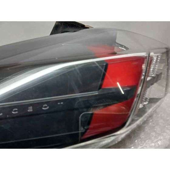 Piloto Trasero Izquierdo para Peugeot 2008 (P1)