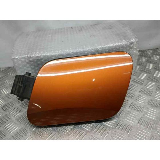 Tapa Exterior Combustible para Peugeot 2008 (P1)