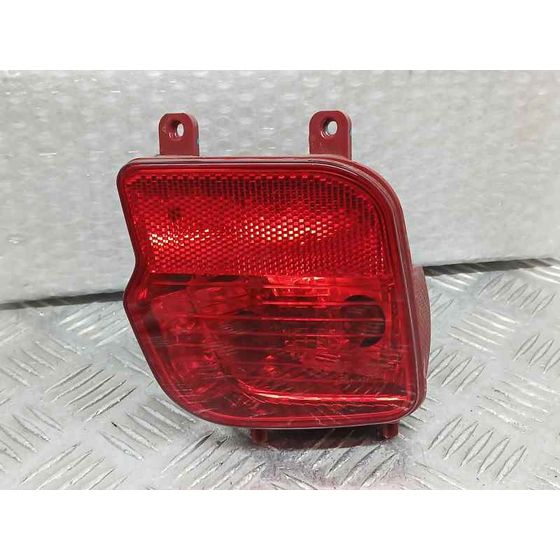 Piloto Trasero Derecho Paragolpes para Peugeot 2008 (P1)