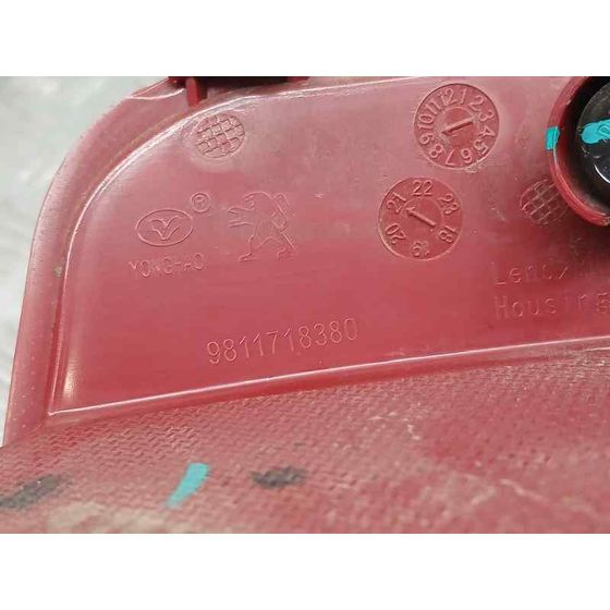 Piloto Trasero Derecho Paragolpes para Peugeot 2008 (P1)